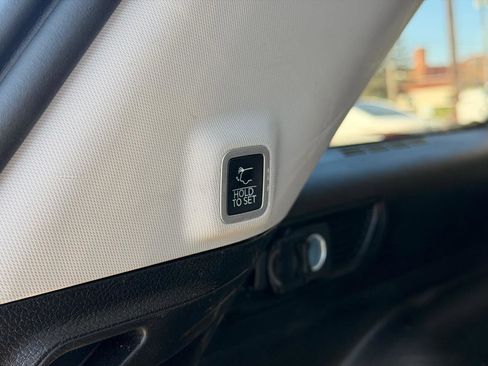 Used 2023 Jeep Grand Cherokee Limited AWD/4WD image 19