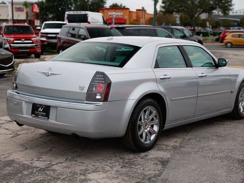 Used 2005 Chrysler 300 C w/ Protection Group II image 13
