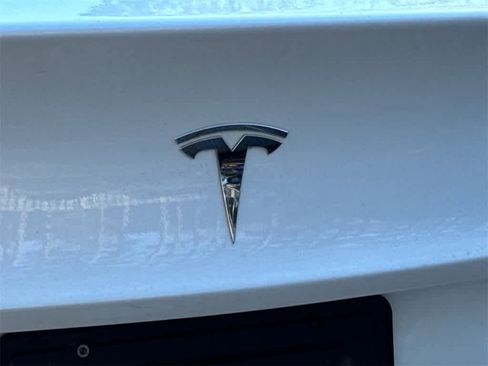Used 2020 Tesla Model 3 Standard Range image 12