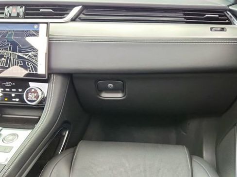 Used 2025 Jaguar F-PACE R-Dynamic S image 36