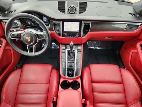 Used 2018 Porsche Macan Turbo image 26