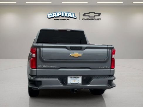 Used 2022 Chevrolet Silverado 1500 Custom AWD/4WD image 4