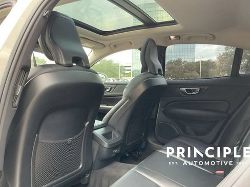 Used 2020 Volvo S60 T5 Momentum FWD image 30