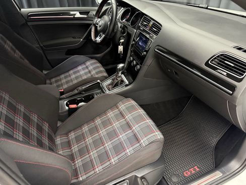 Used 2015 Volkswagen GTI S FWD image 22