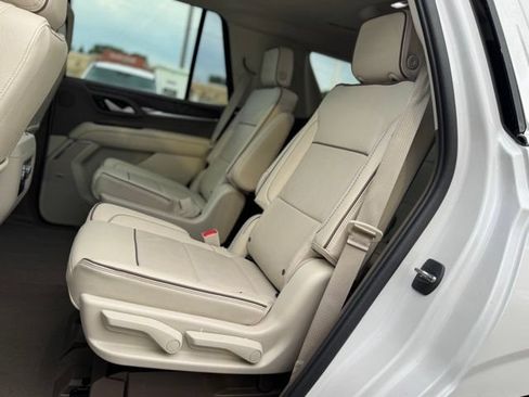 Used 2022 GMC Yukon Denali AWD/4WD image 11