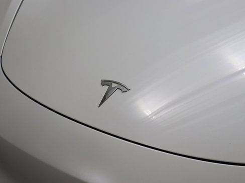 Used 2023 Tesla Model 3 Standard Range RWD image 4