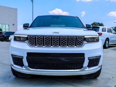Used 2023 Jeep Grand Cherokee L Summit w/ Advanced Protech Group IV AWD/4WD image 3