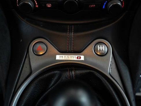 Used 2015 Nissan 370Z NISMO image 31