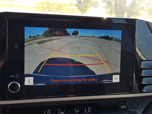 Used 2025 Toyota Camry SE image 21