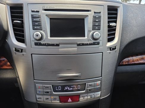 Used 2012 Subaru Outback 3.6R Limited w/ Moonroof Pkg AWD/4WD image 25