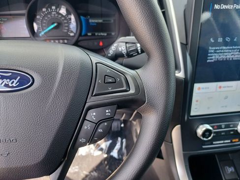 Used 2024 Ford Edge SE image 28