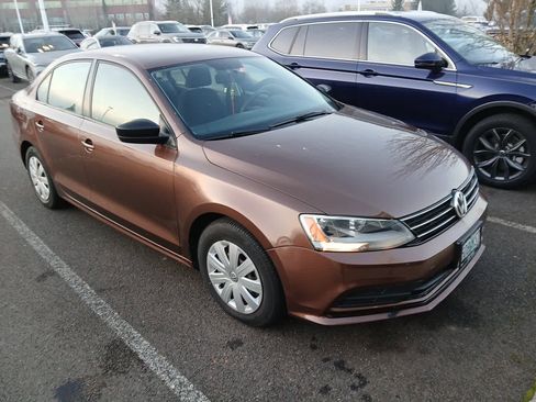 Used 2016 Volkswagen Jetta S image 1