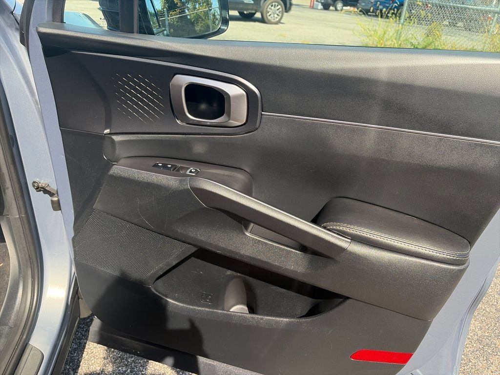 Used 2024 Kia Sorento LX FWD image 20