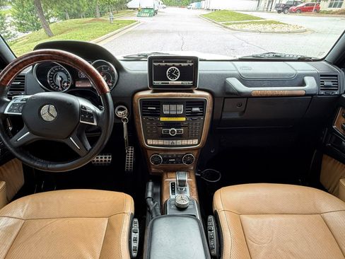 Used 2015 Mercedes-Benz G 63 AMG 4MATIC image 23
