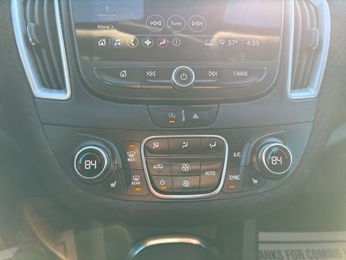 Used 2023 Chevrolet Malibu LT image 18