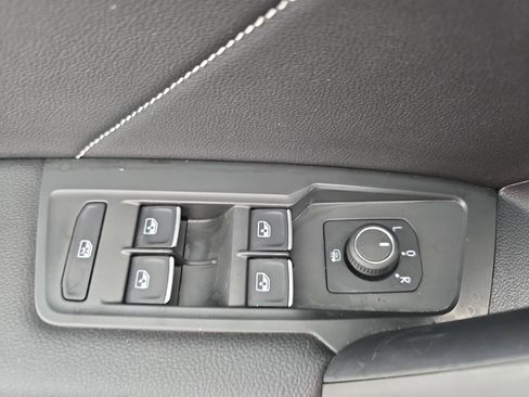 Used 2023 Volkswagen Tiguan SE R-Line FWD image 28