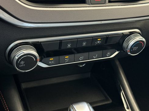 Used 2024 Nissan Altima 2.5 SR FWD image 18