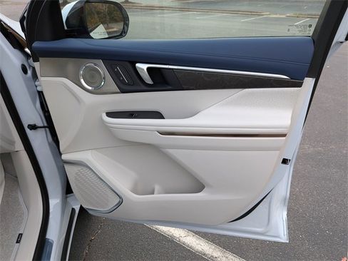 New 2026 Buick Enclave Avenir image 37