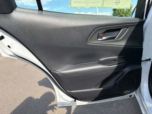 Used 2025 Toyota Prius Plug-In Hybrid FWD image 19