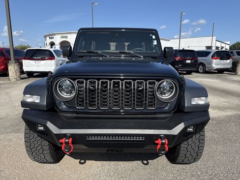 Used 2024 Jeep Wrangler Unlimited Sport AWD/4WD image 2