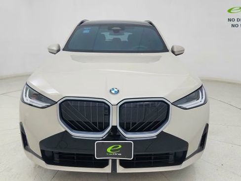 Used 2025 BMW X3 xDrive30i w/ Premium Package AWD/4WD image 2