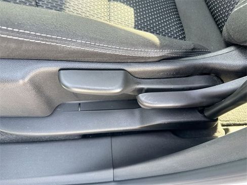 Used 2023 GMC Terrain SLE w/ Elevation Edition image 19