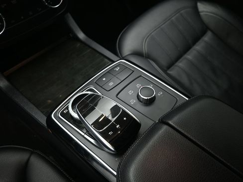 Used 2019 Mercedes-Benz GLE 400 4MATIC image 18
