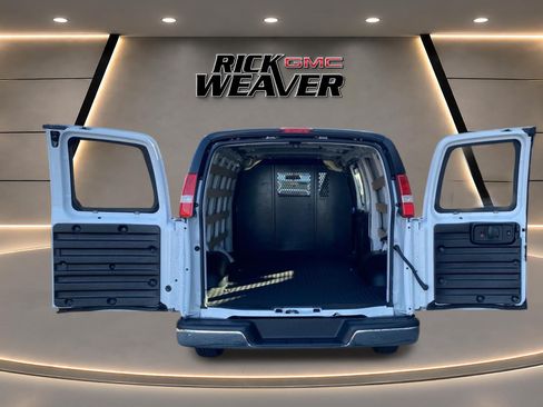 Used 2025 GMC Savana 2500 w/ Driver Convenience Package RWD image 22