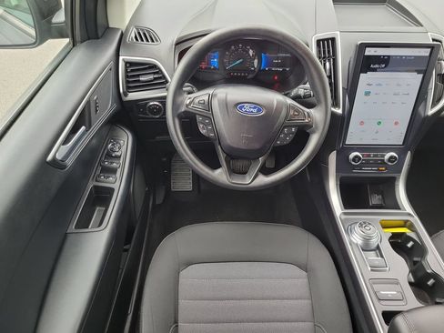Used 2024 Ford Edge SE w/ Black Appearance Package AWD/4WD image 12