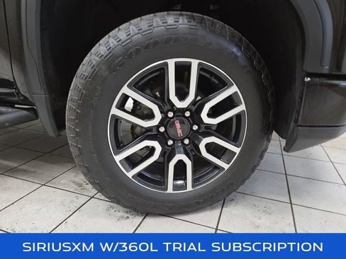 Used 2025 GMC Sierra 1500 AT4 w/ Technology Package AWD/4WD image 9