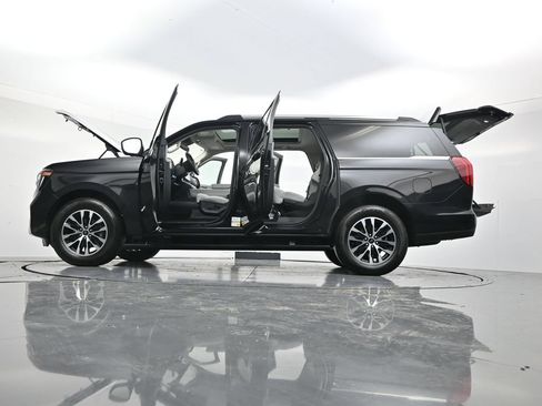 Used 2025 Ford Expedition Max Platinum AWD/4WD image 65