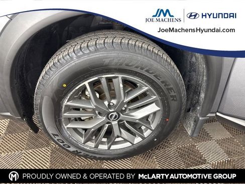 Used 2023 Nissan Rogue S image 29