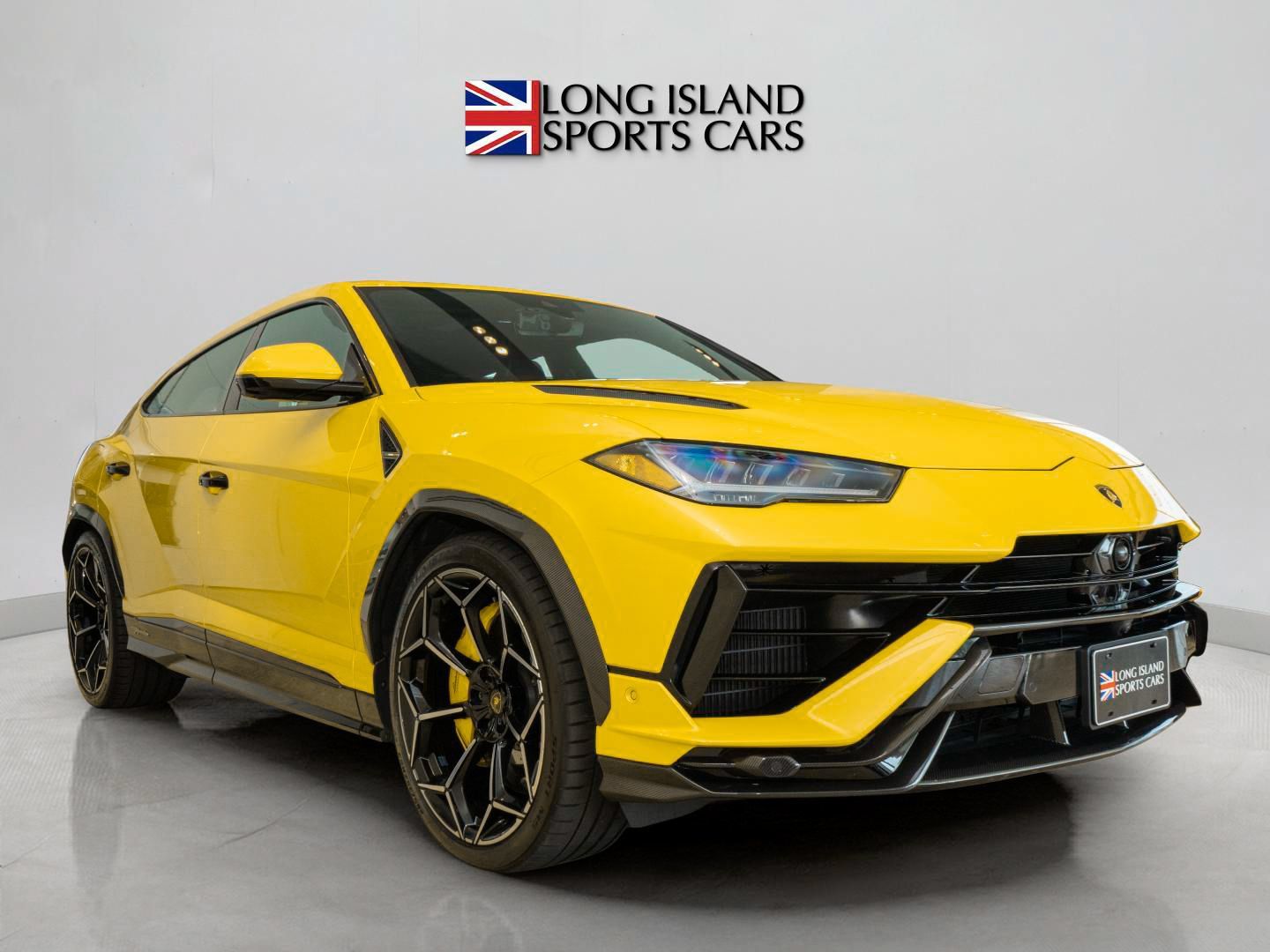 Used 2024 Lamborghini Urus Performante AWD/4WD image 3
