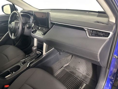 Used 2023 Toyota Corolla Cross LE w/ Moonroof Package AWD/4WD image 28