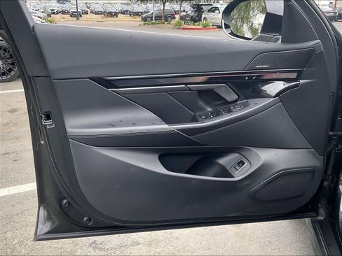 Used 2024 BMW i5 eDrive40i w/ Premium Package RWD image 25