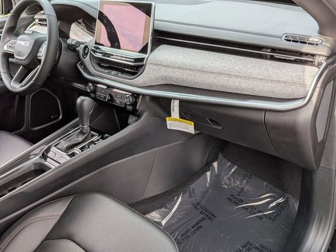 Certified 2024 Jeep Compass Latitude w/ Sun and Sound Group image 39