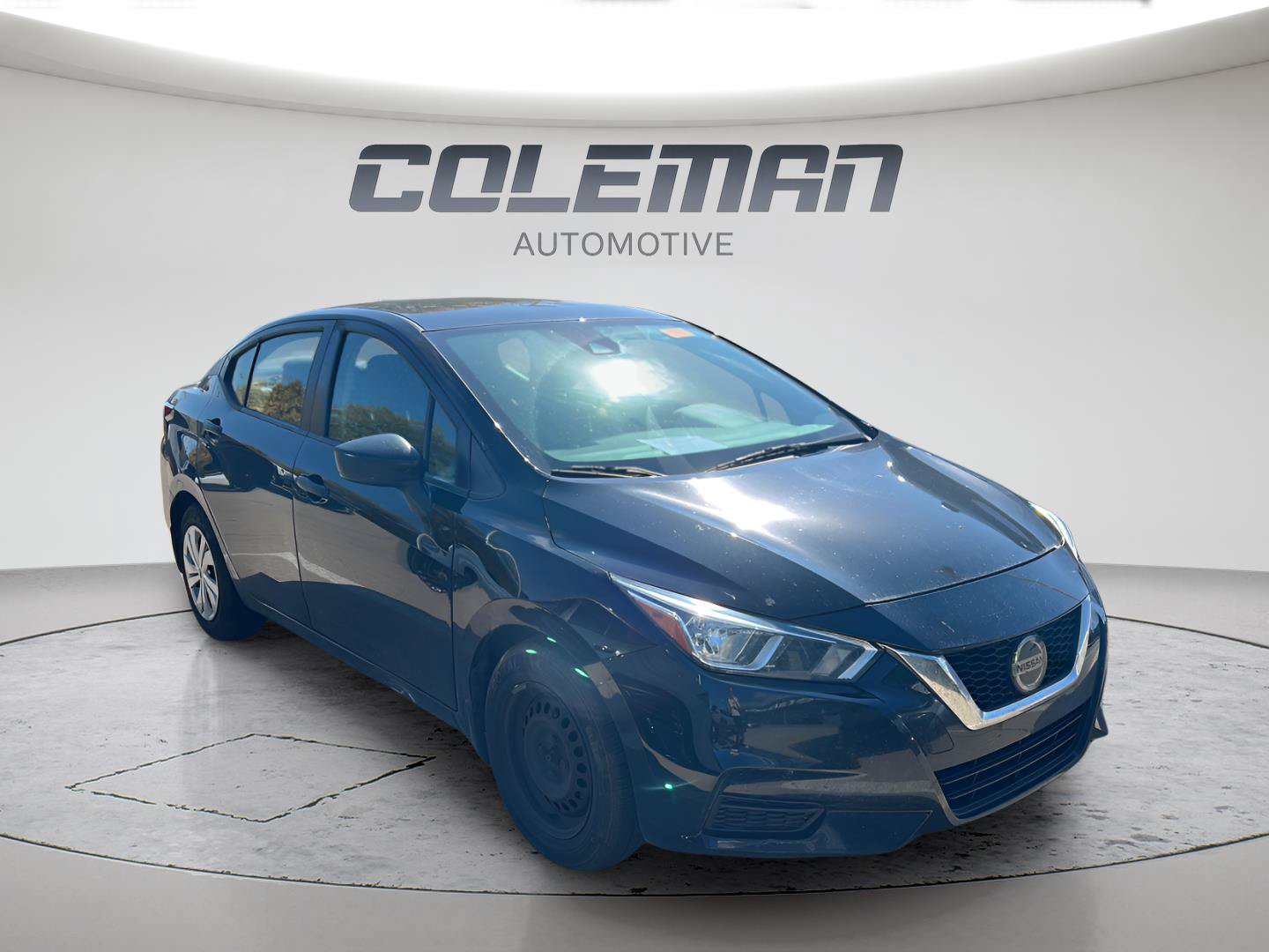 Used 2021 Nissan Versa S FWD image 2
