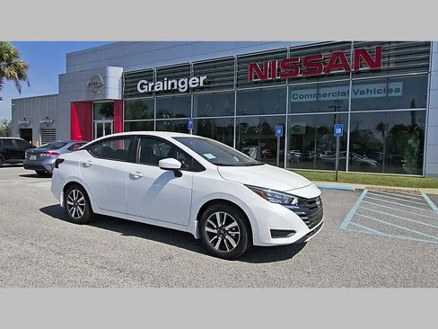 New 2025 Nissan Versa SV w/ Trunk Package FWD image 16