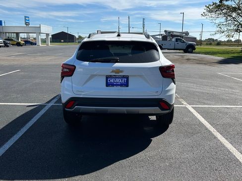 New 2025 Chevrolet Trax LT w/ LT Convenience Package image 6