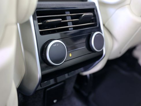 Used 2024 Land Rover Range Rover Autobiography image 23