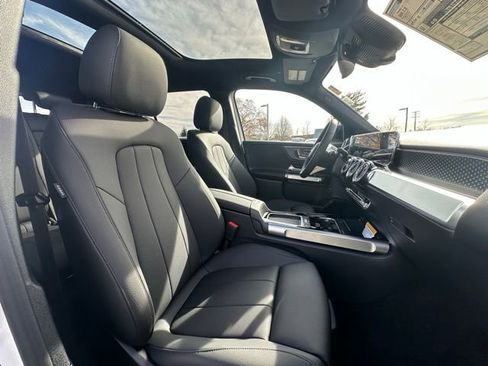 Used 2026 Mercedes-Benz GLB 250 4MATIC image 28