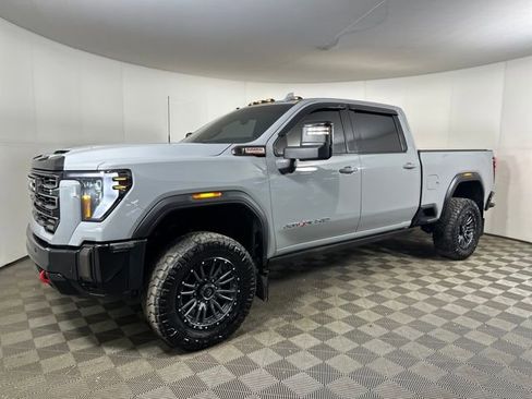 Used 2024 GMC Sierra 2500 AT4X image 7