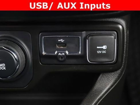 Used 2023 Jeep Renegade Latitude AWD/4WD image 22