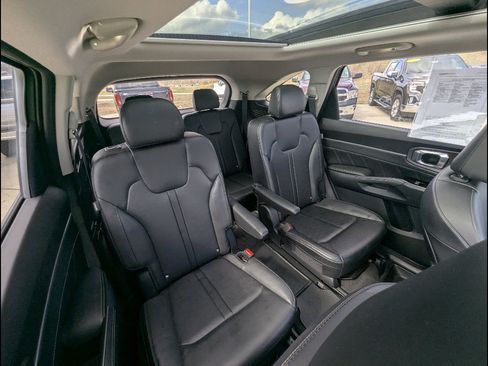 Used 2024 Kia Sorento SX image 22
