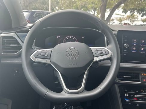 New 2026 Volkswagen Taos SE FWD image 17