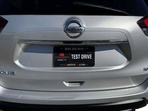 Used 2018 Nissan Rogue SV FWD image 17