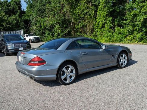 Used 2011 Mercedes-Benz SL 550 image 9