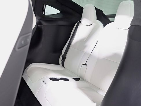 Used 2022 Tesla Model X Plaid image 34