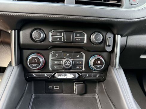 Used 2022 Chevrolet Suburban Z71 w/ Luxury Package AWD/4WD image 22