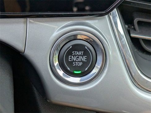 Used 2025 Chevrolet Trax LT w/ LT Convenience Package image 31